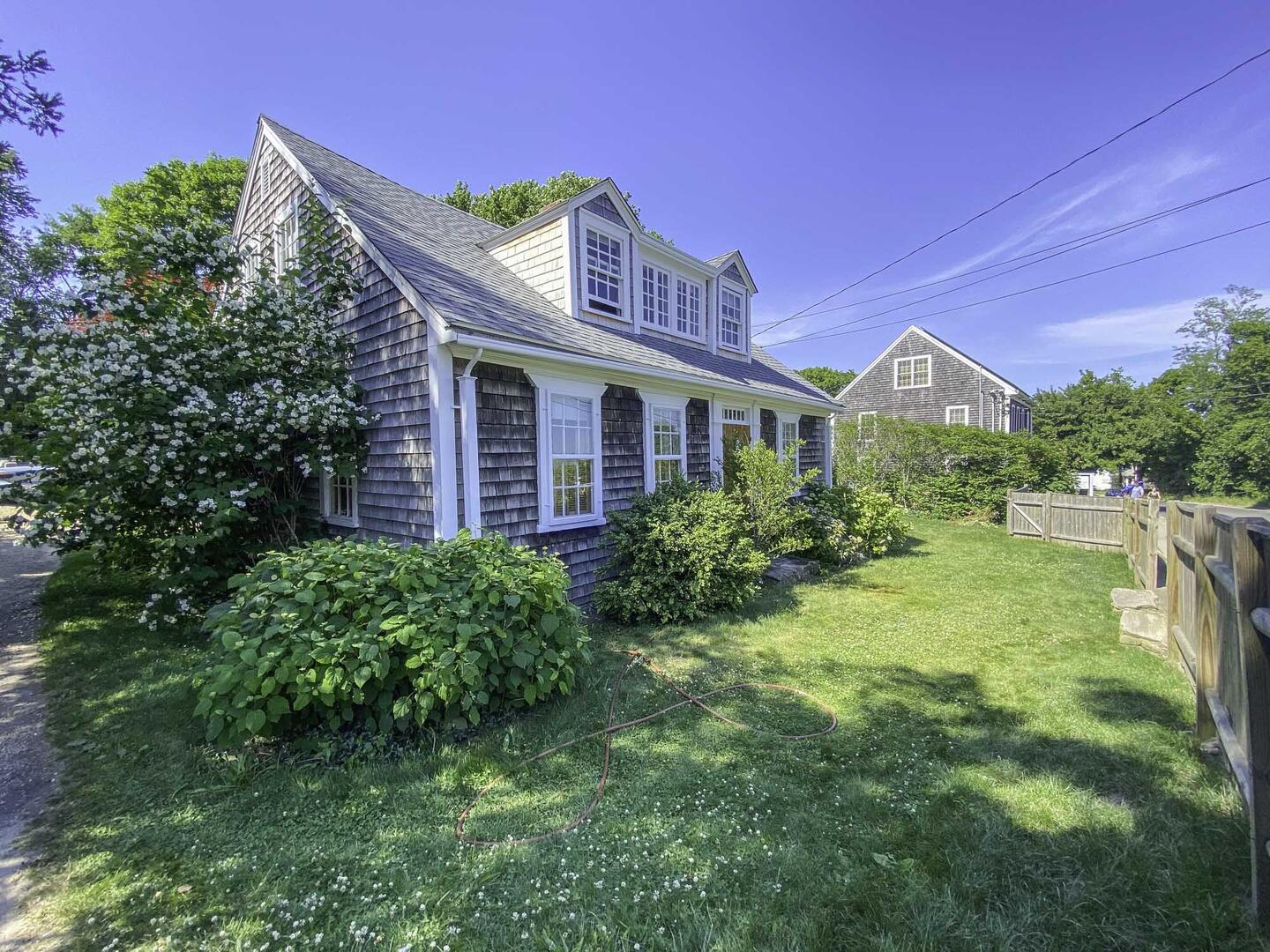 Vineyard Haven 1272