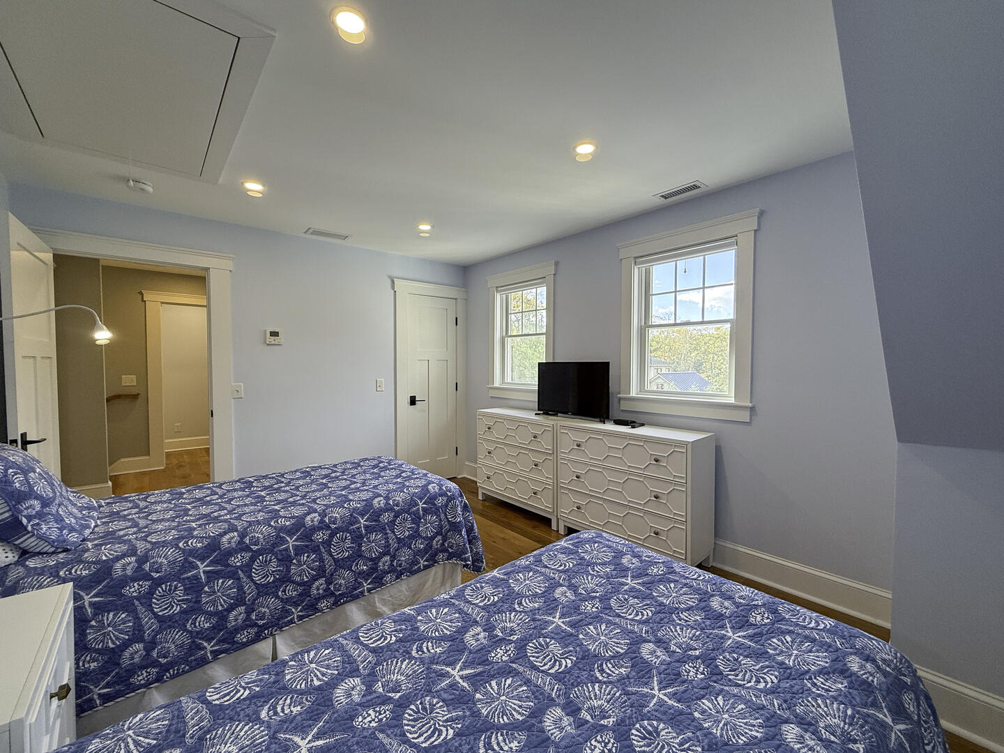 BR4 (2) Twin Beds, Second Floor