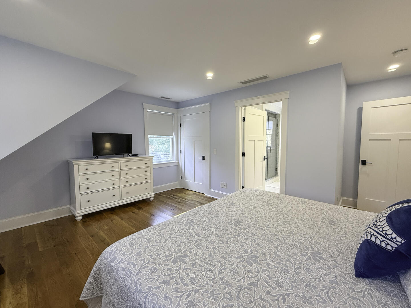 BR2 King En Suite, Second Floor