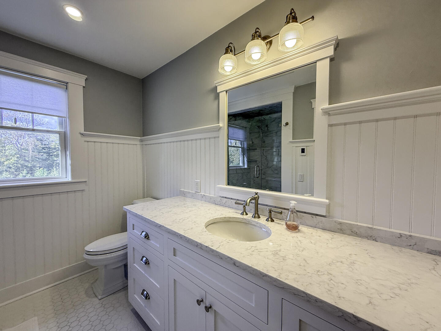 BR2 King En Suite with Shower Stall, Second Floor