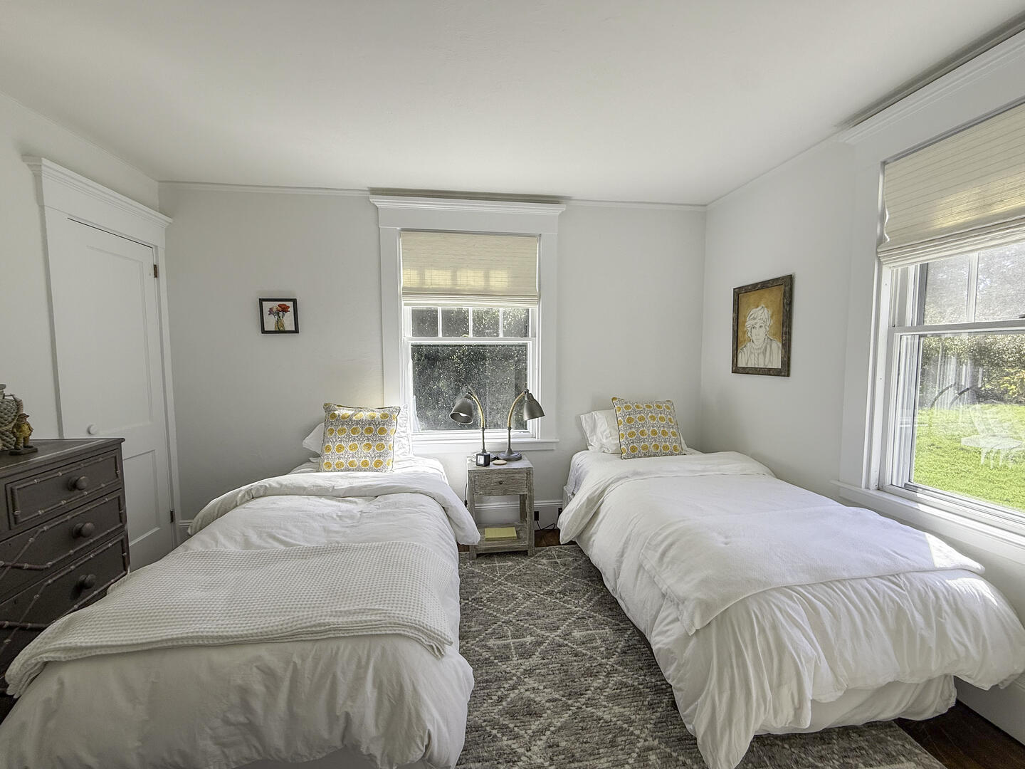 BR2 (2) Twin Beds with Adjoining Powder Room, First Floor