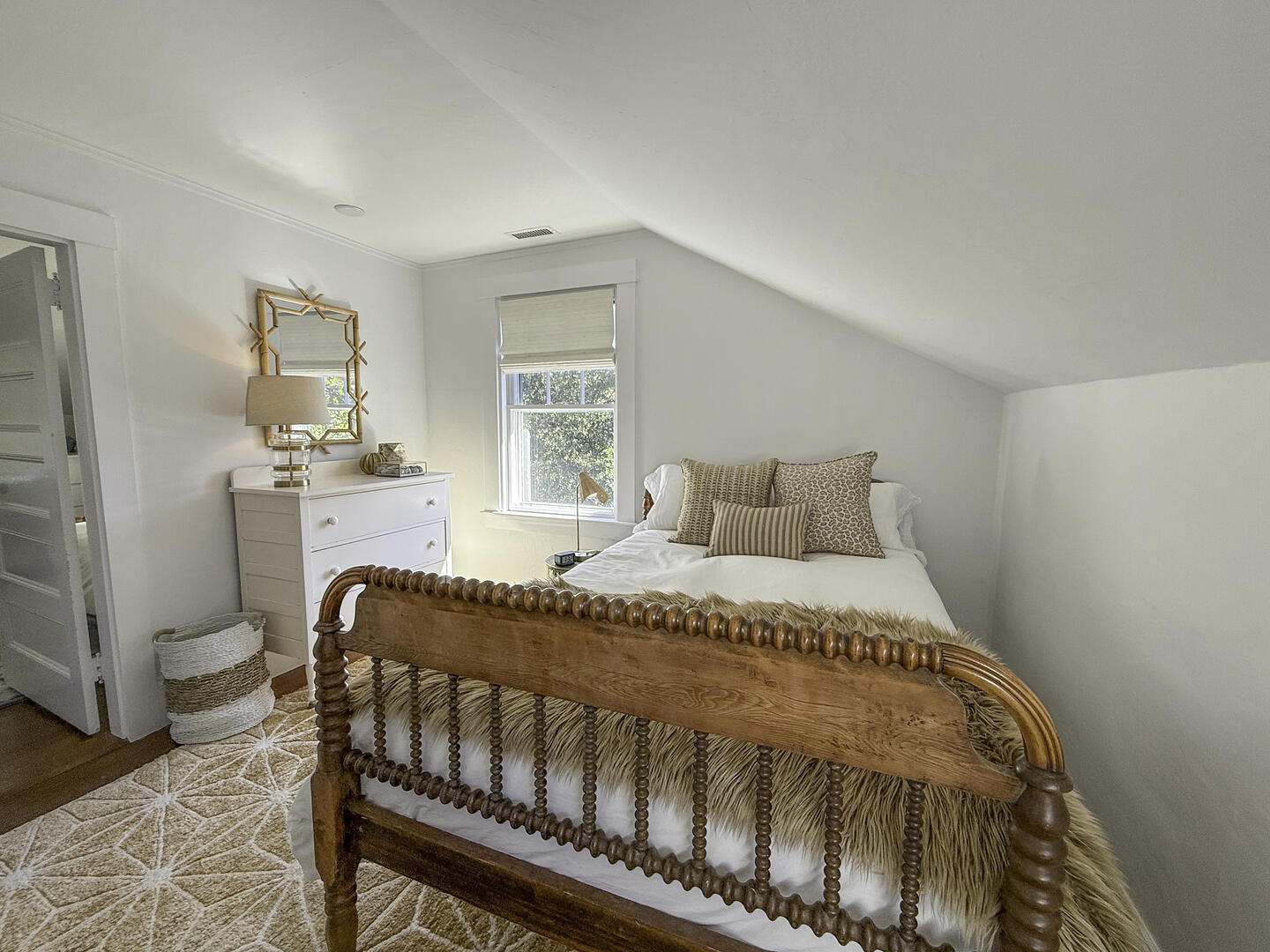 BR5 Double, Second Floor