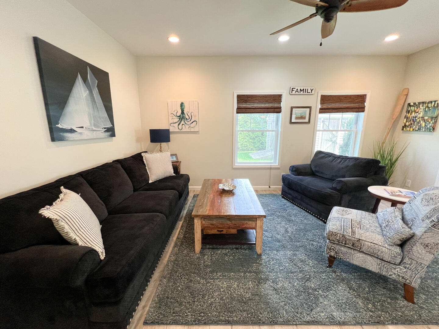 Seating Area, First Floor