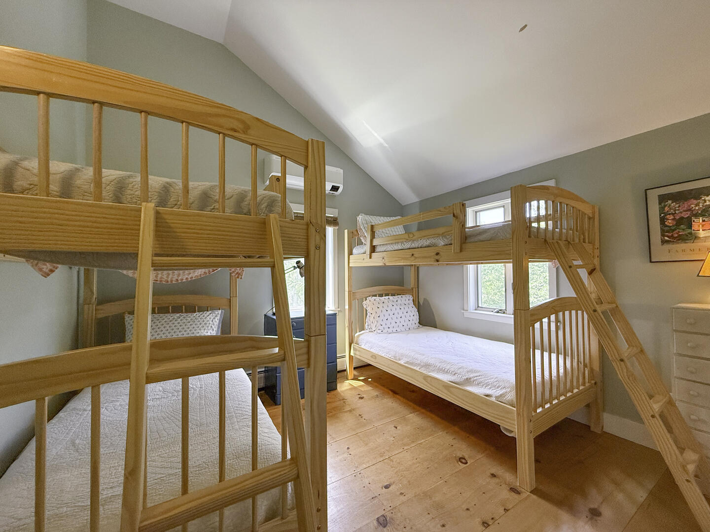 BR3 (2) Bunk Beds, Second Floor