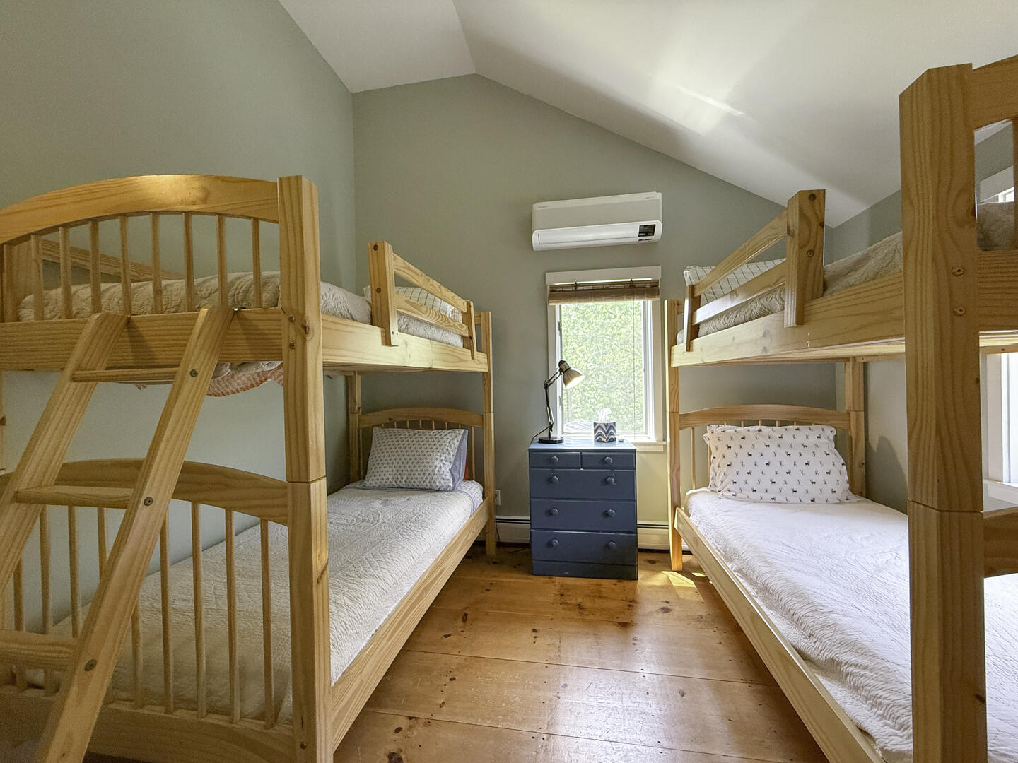 BR3 (2) Bunk Beds, Second Floor