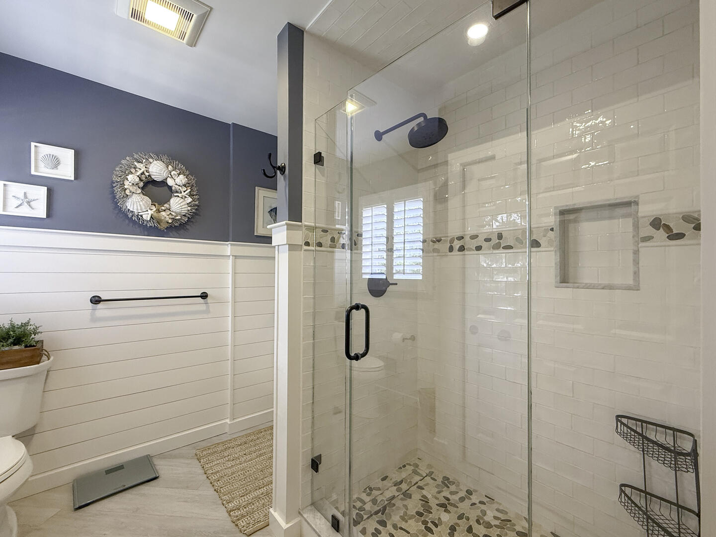 BR2 King En Suite with Shower Stall, Second Floor