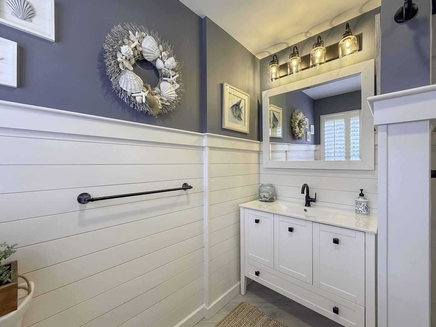 BR2 King En Suite with Shower Stall, Second Floor