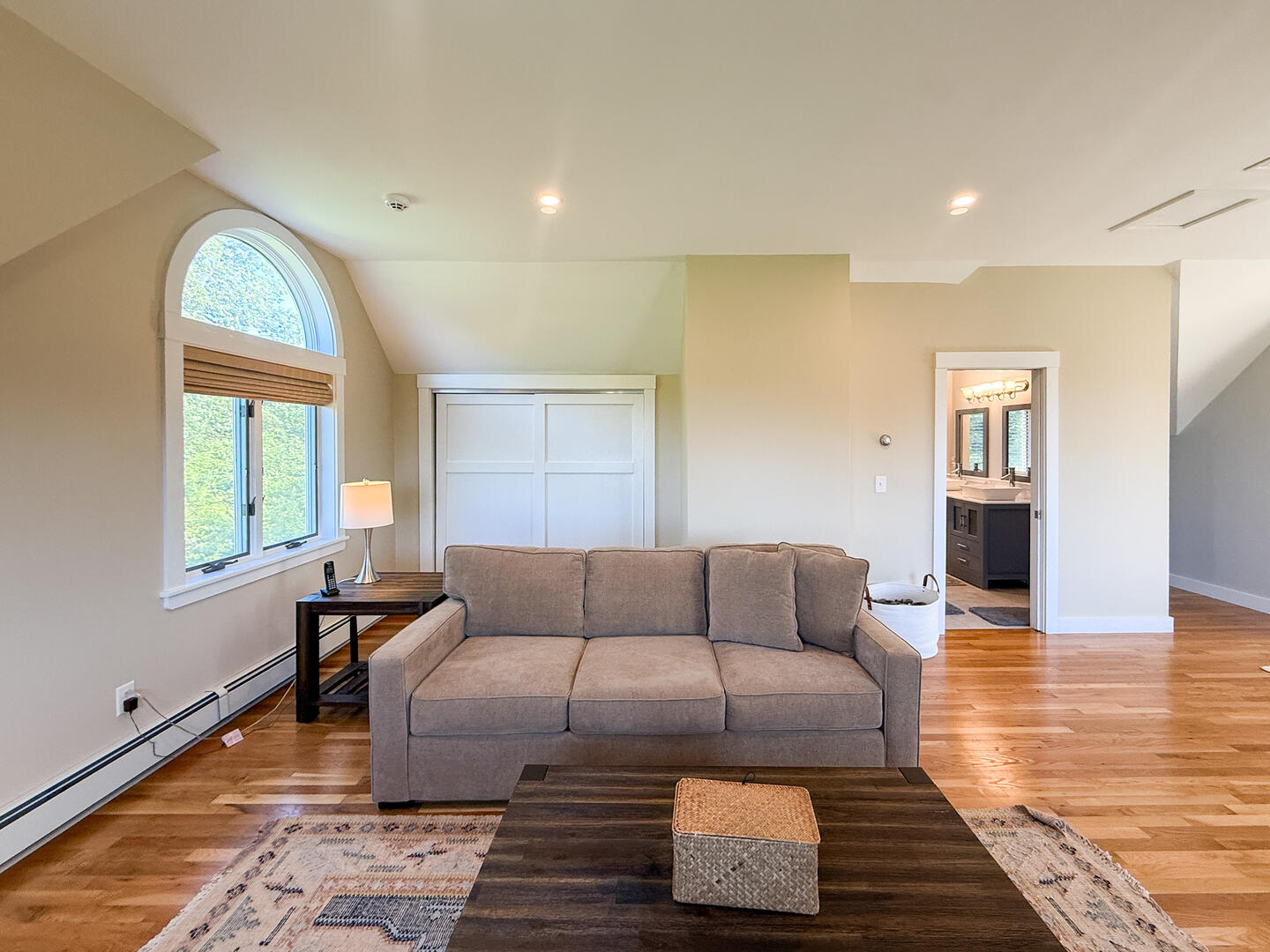 BR1 Sitting Area, Second Floor