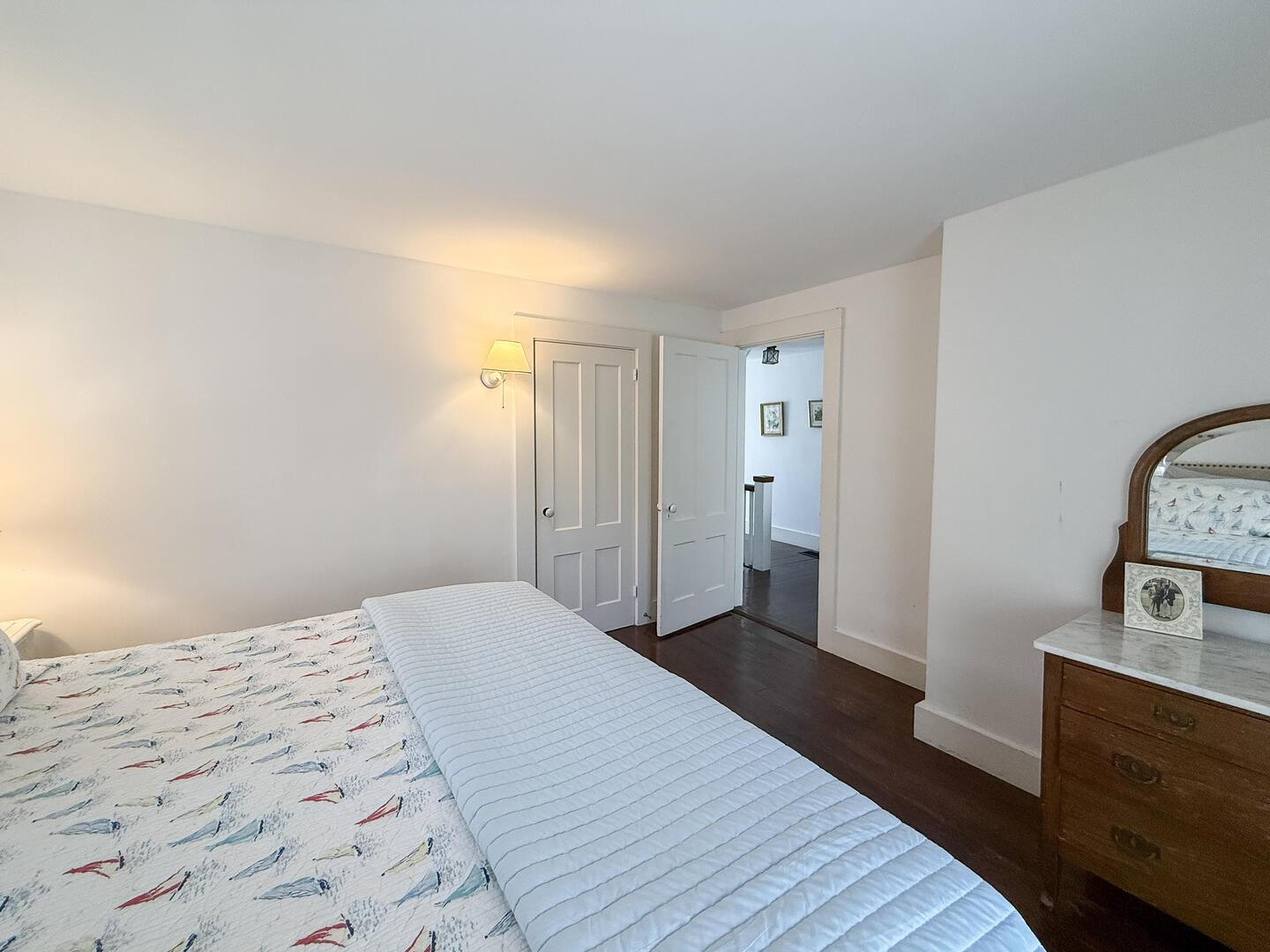 BR1 King, Second Floor