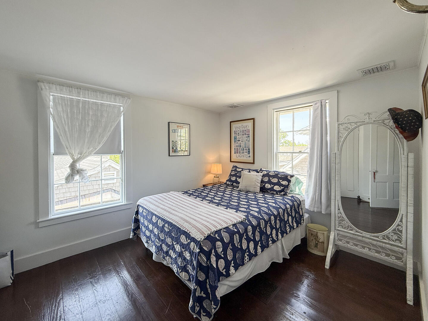 BR2 Queen, Second Floor