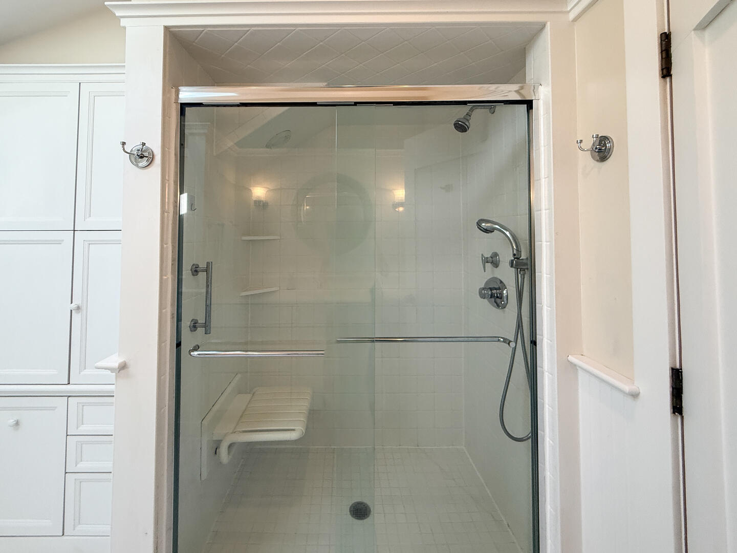 BR1 King En Suite with a Shower Stall, Second Floor