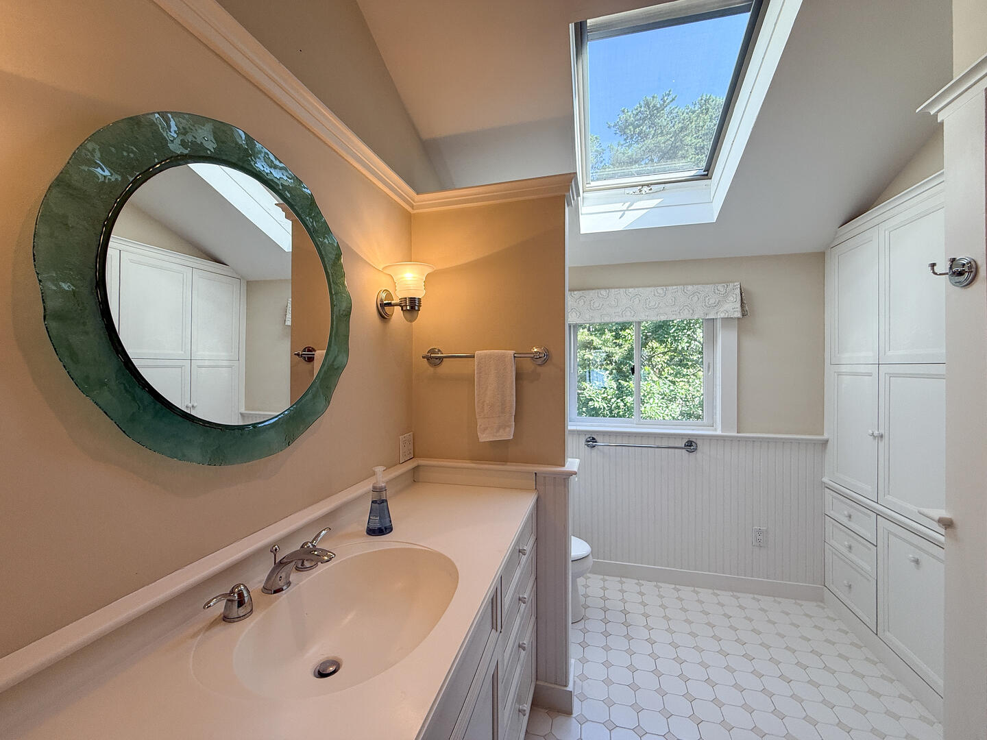 BR1 King En Suite with a Shower Stall, Second Floor
