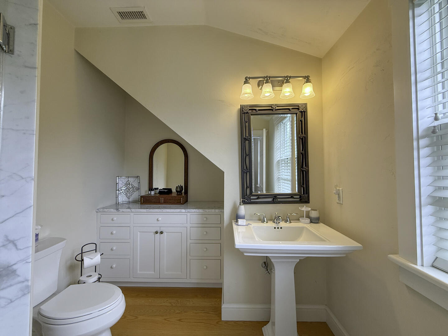 BR2 King En Suite with Shower Stall, Second Floor (Separate Staircase)