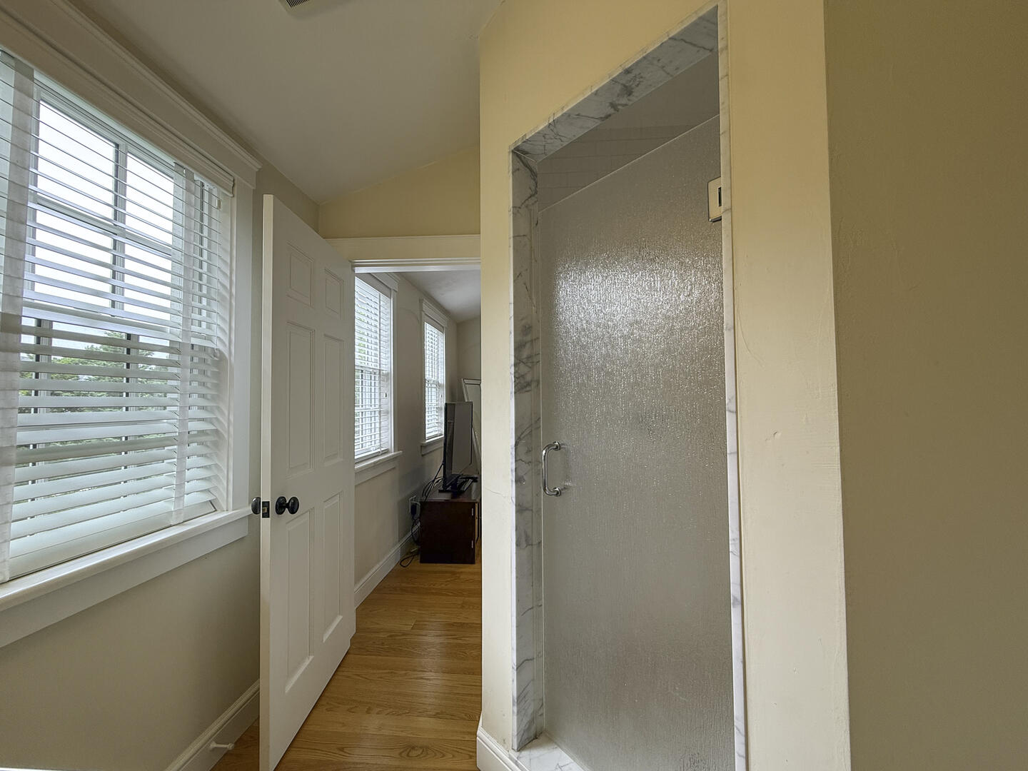 BR2 King En Suite with Shower Stall, Second Floor (Separate Staircase)