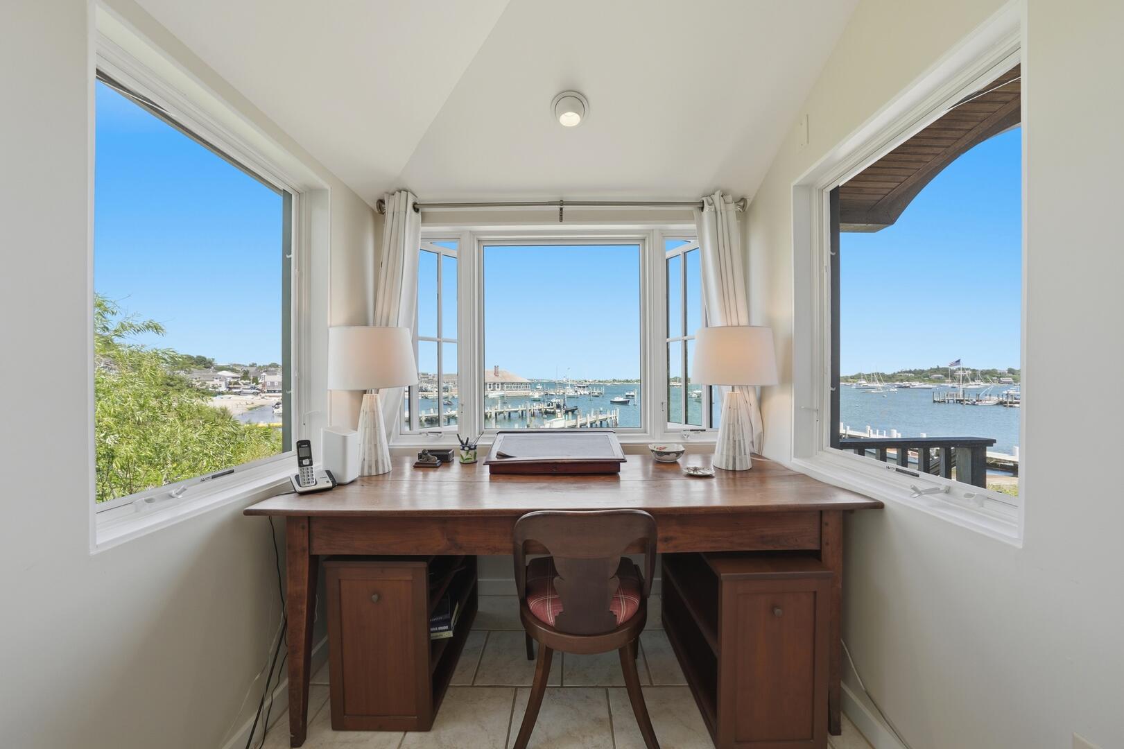 BR1 Deck with Waterviews