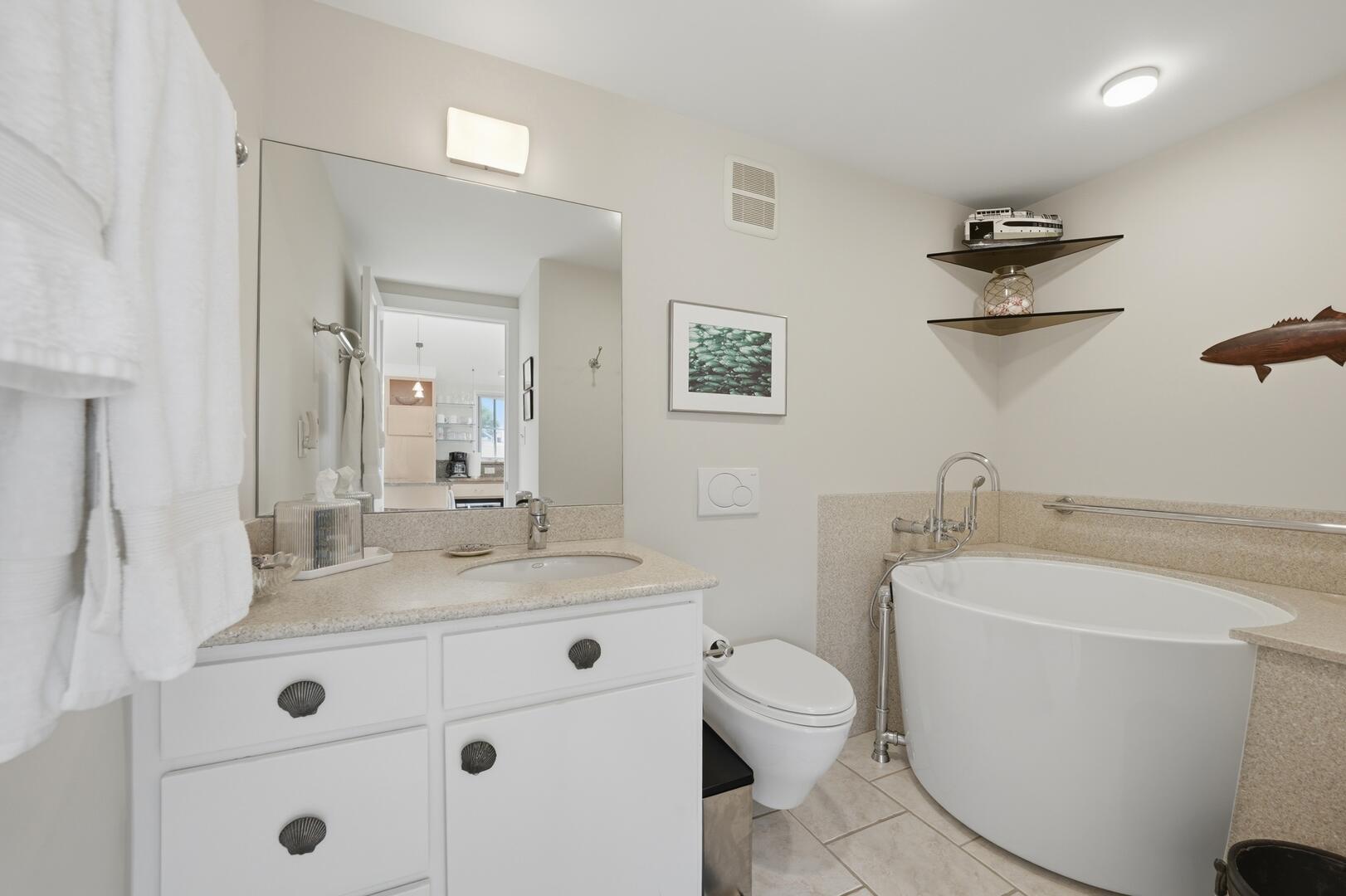Hall Bath with Japanese Soaking Tub 