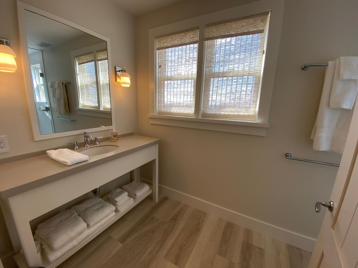 BR3 King En Suite with a Shower Stall