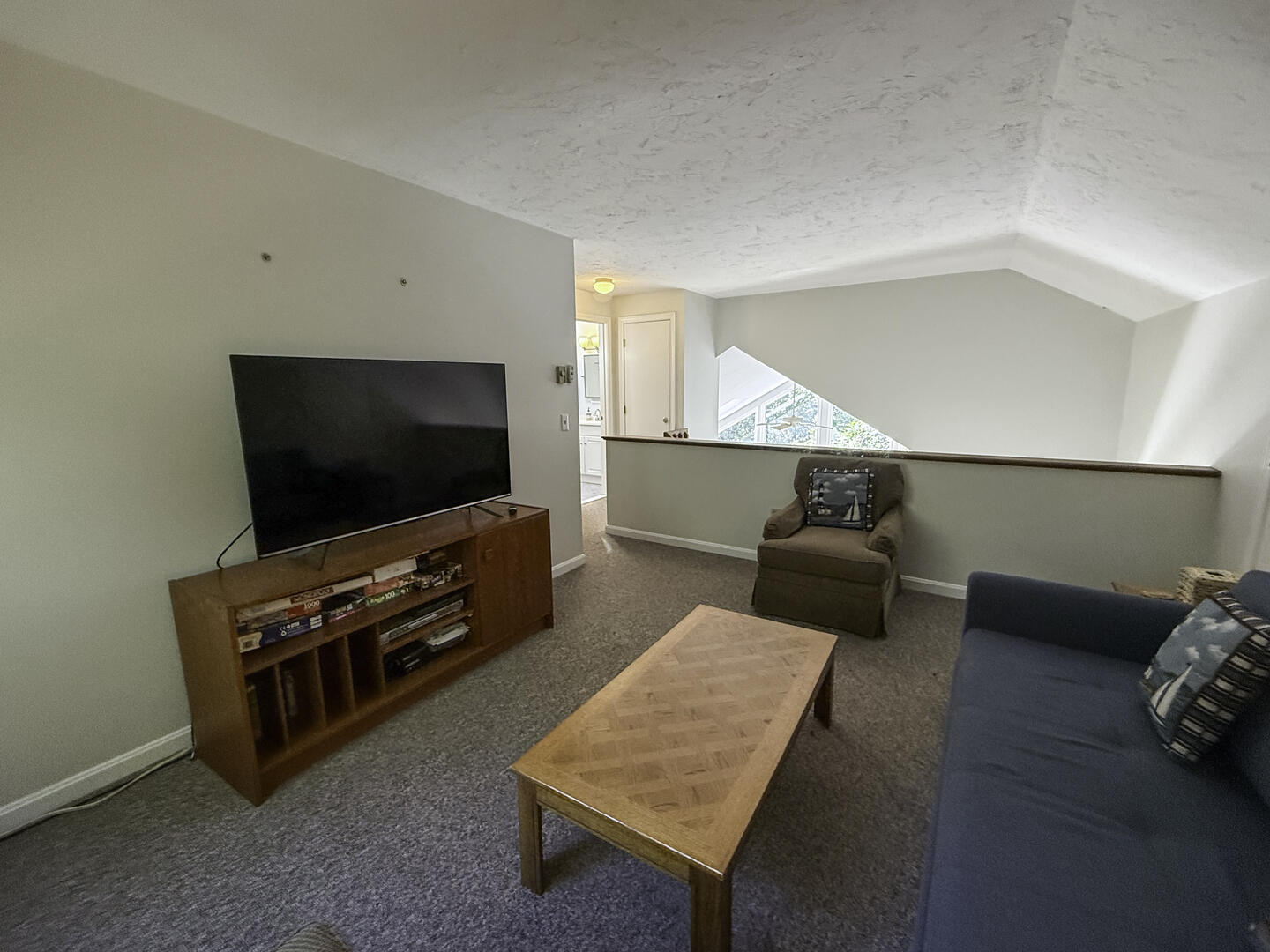 Sitting Area, Second Floor