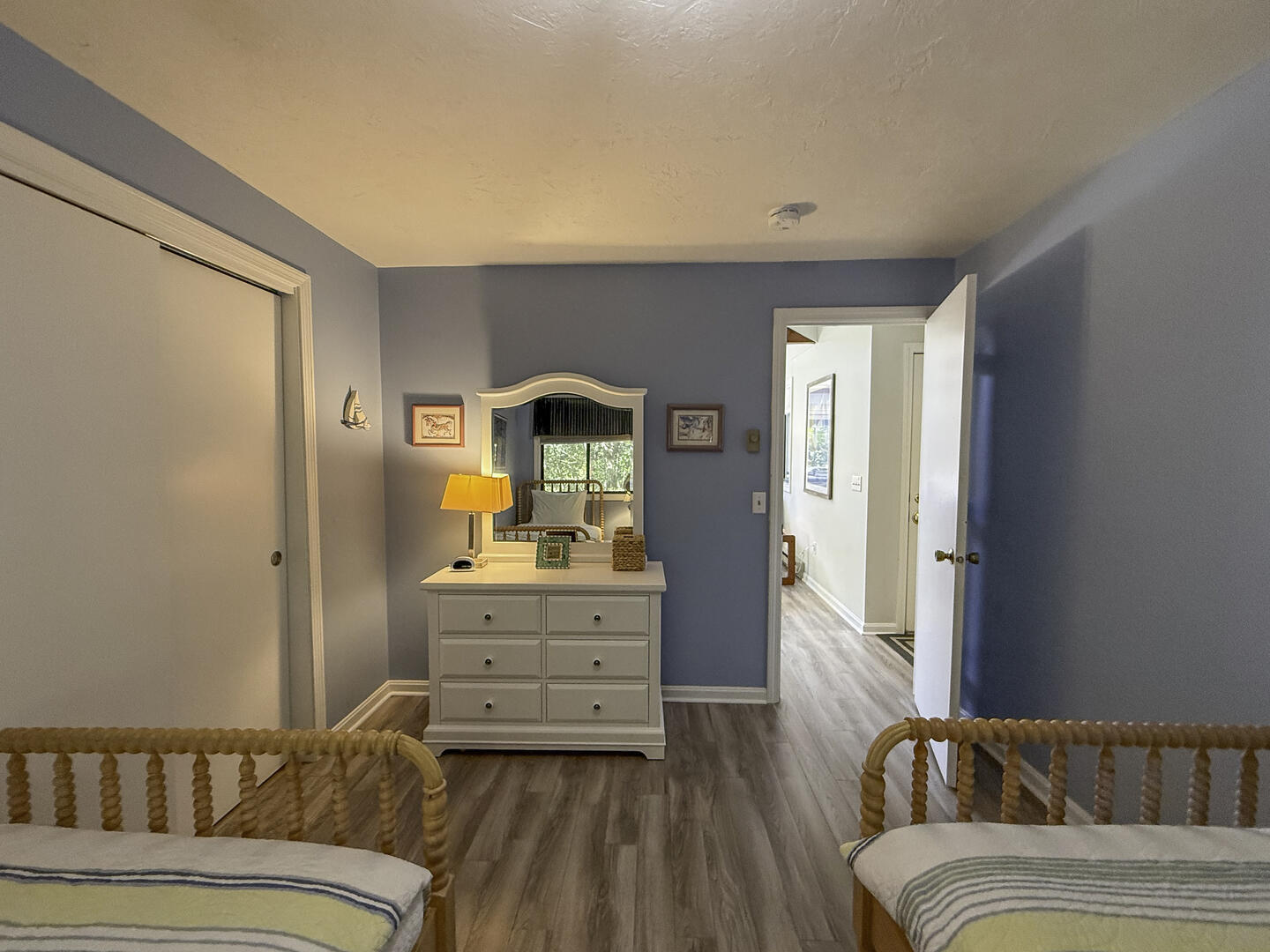 BR2 (2) Twin Beds, First Floor