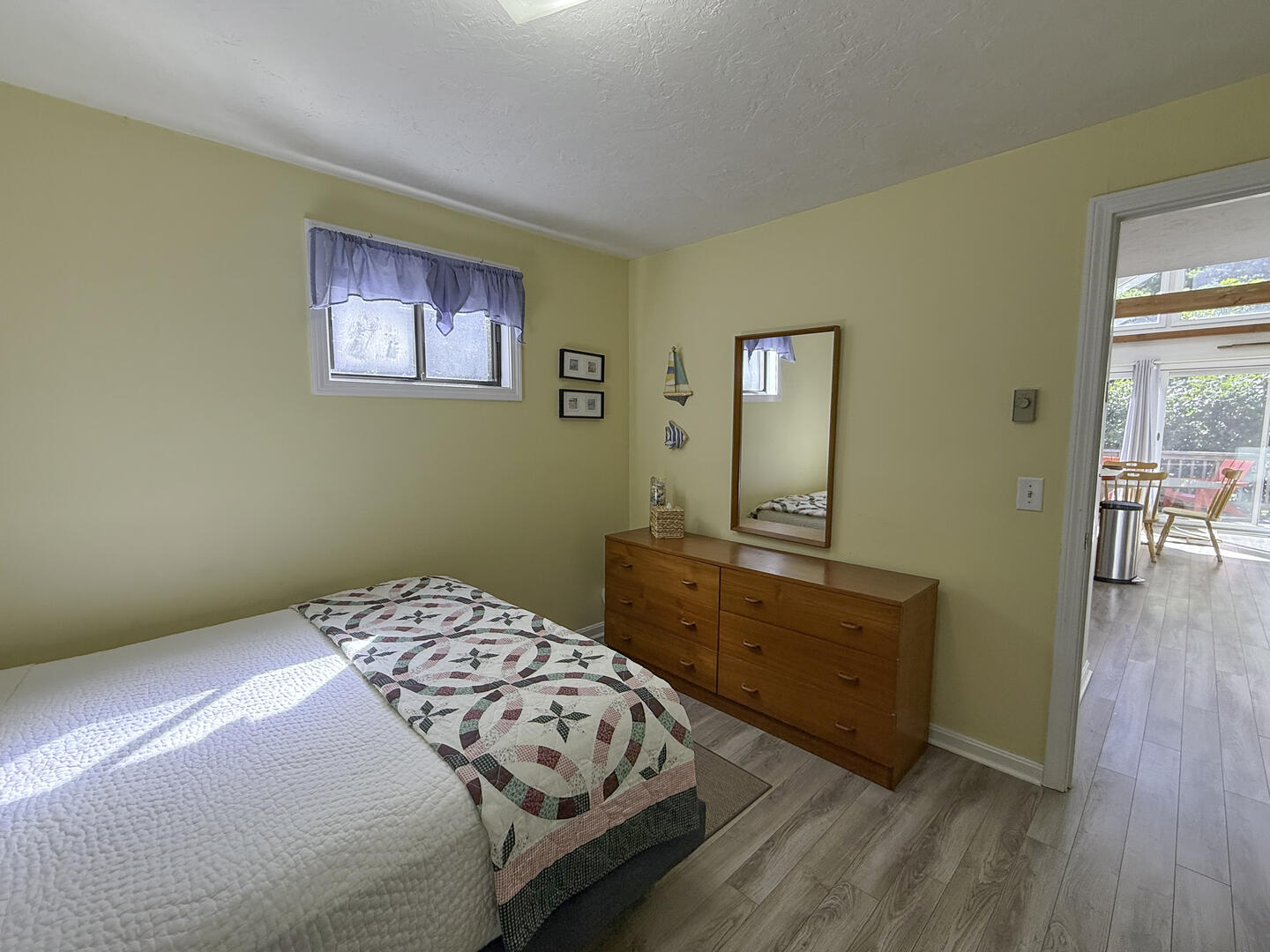 BR1 Queen, First Floor