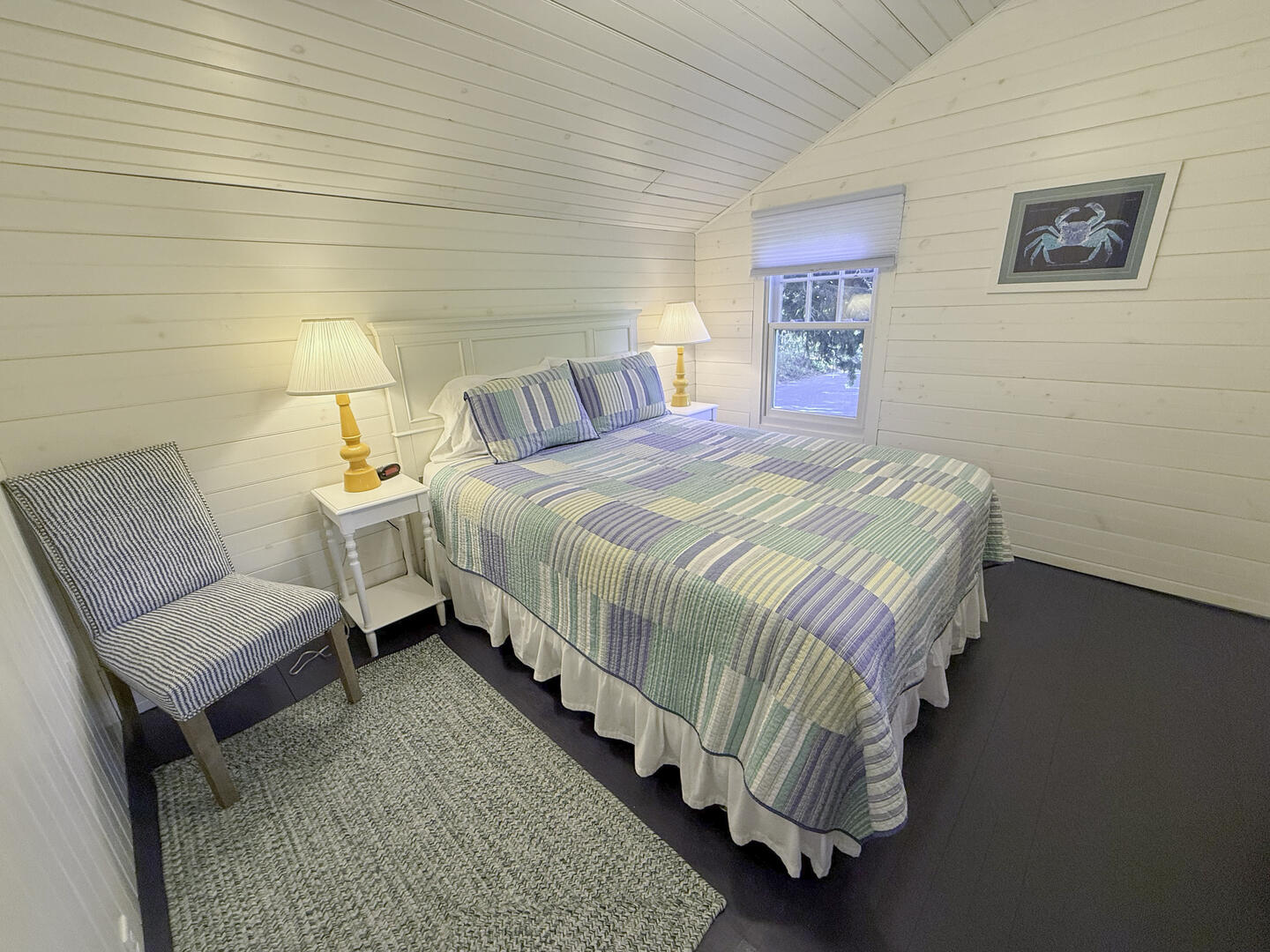 BR4 Queen, First Floor