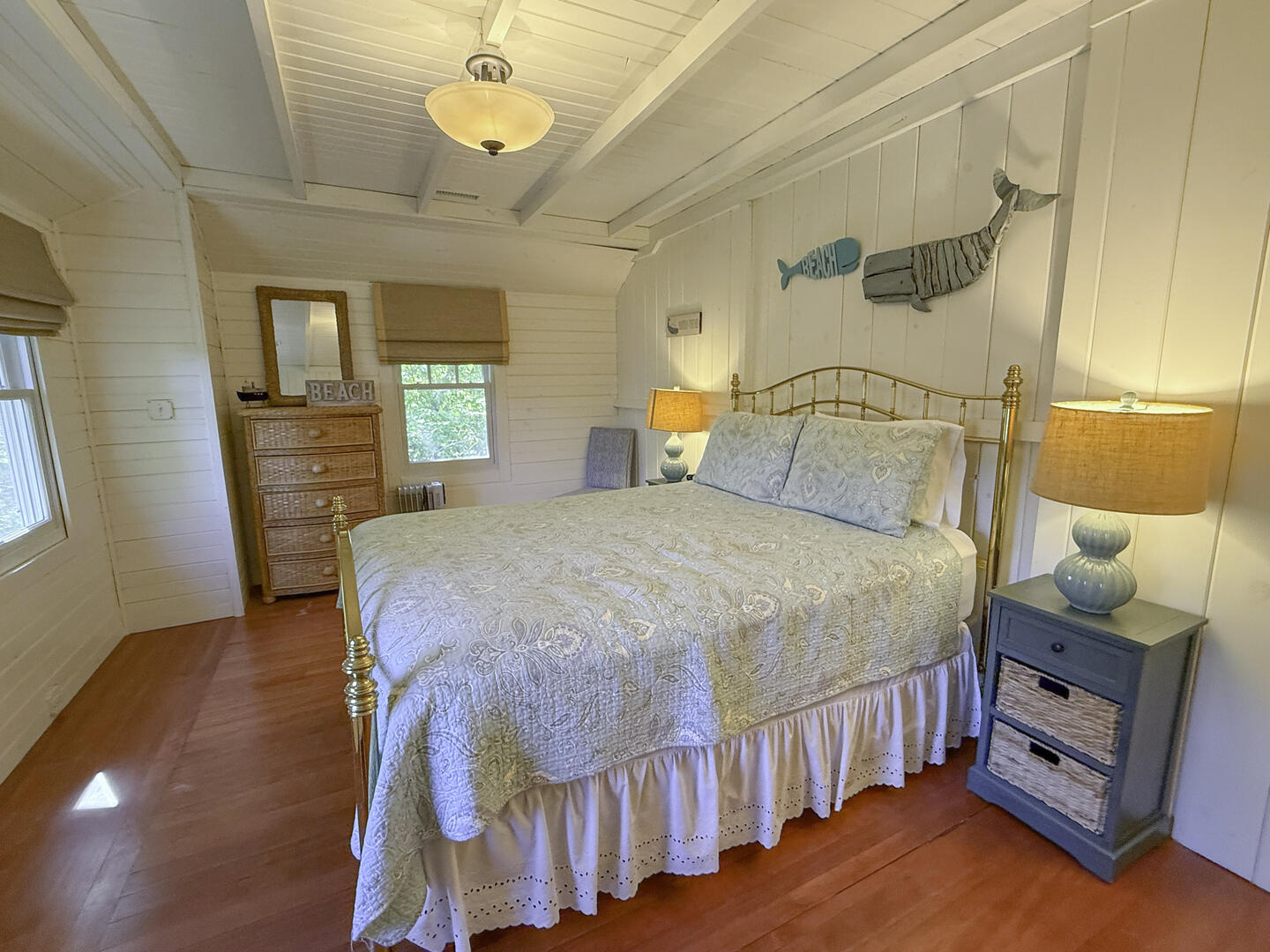 BR2 Queen, Second Floor