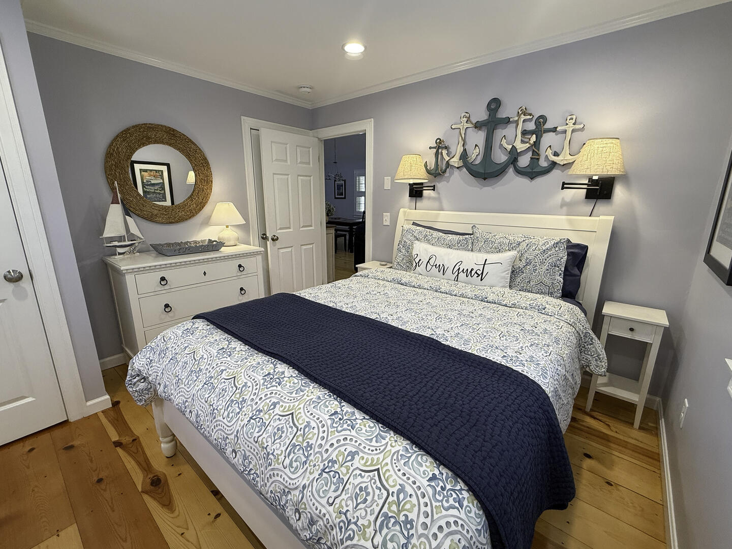 BR2 Queen, First Floor