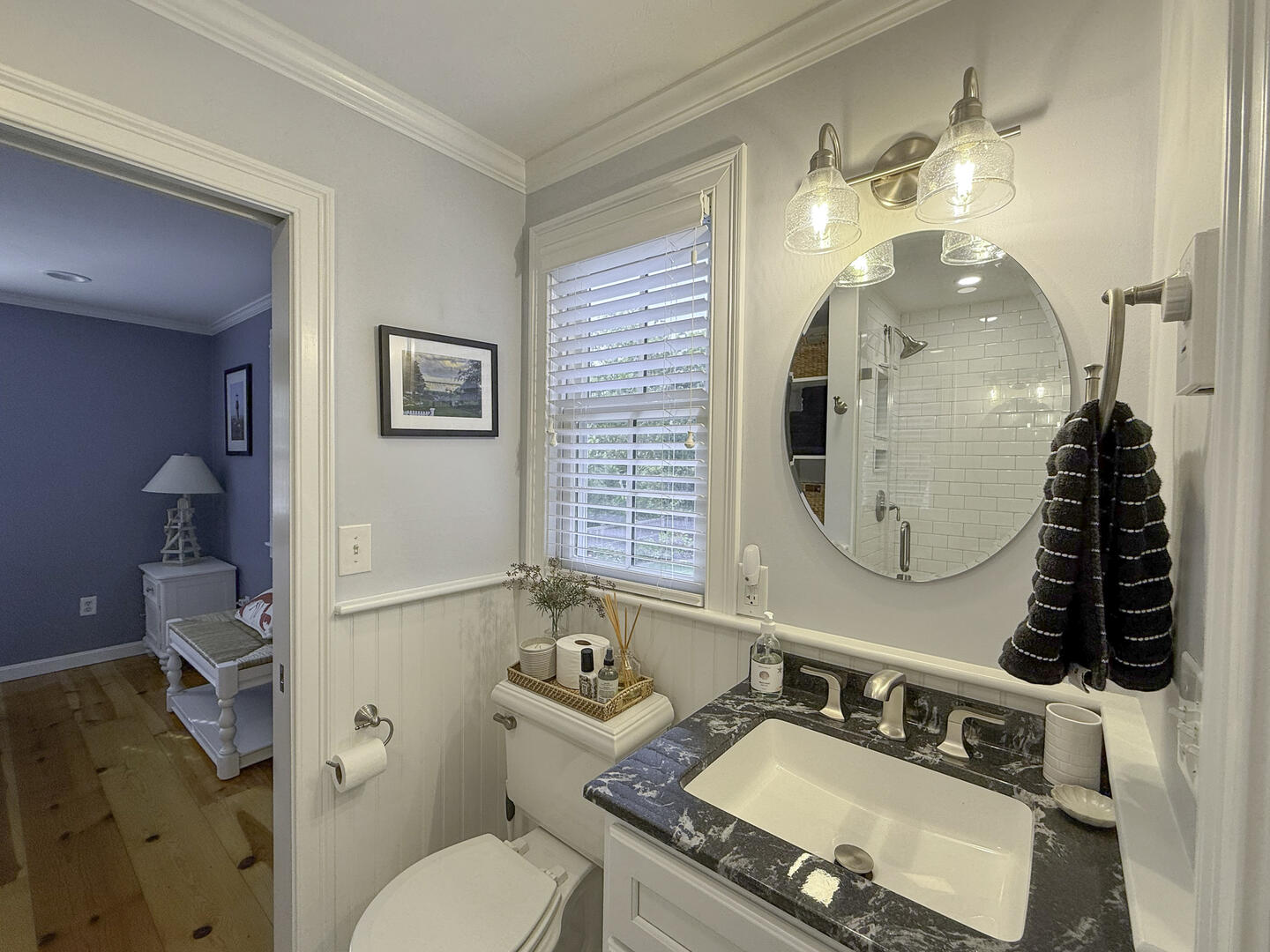 BR3/BR4 Adjoining Bath with Tub/Shower, Second Floor