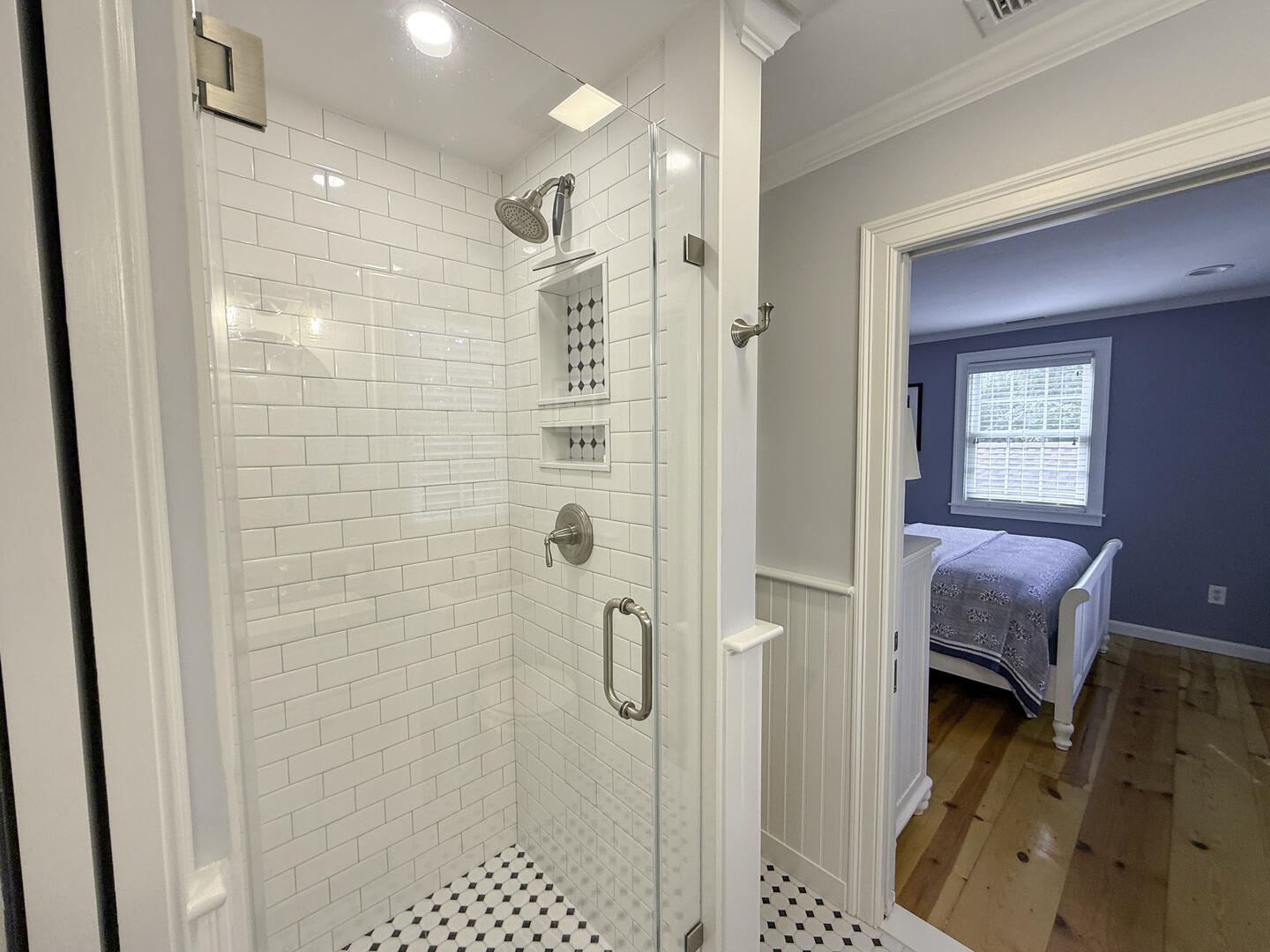 BR3/BR4 Adjoining Bath with Tub/Shower, Second Floor