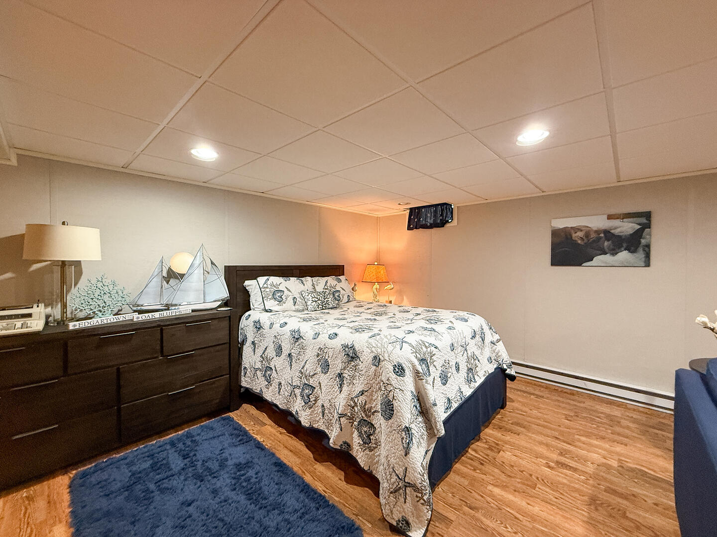 Overflow: Queen, Lower Level