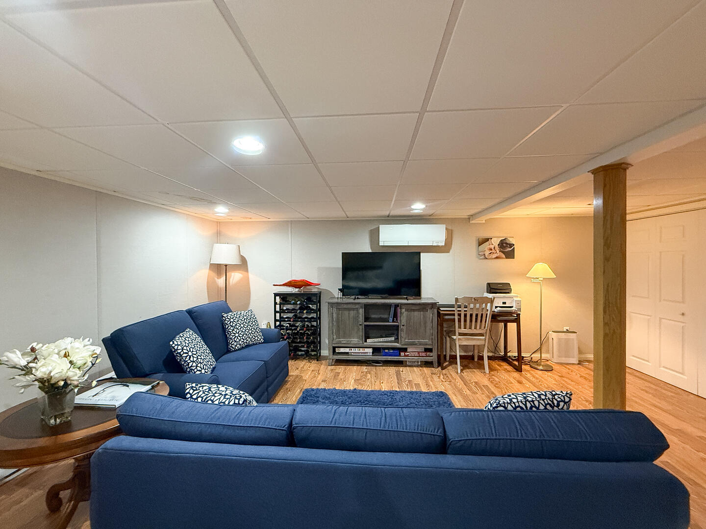 Sitting Area with a TV, Lower Level