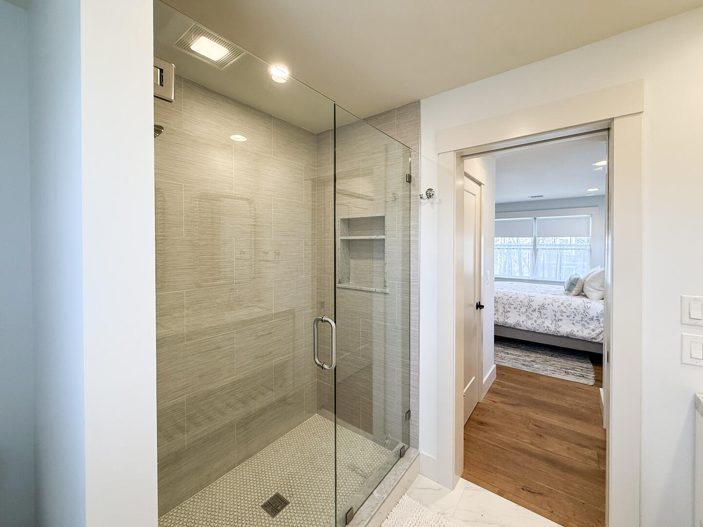 BR1 King En Suite with a Shower Stall, Second Floor