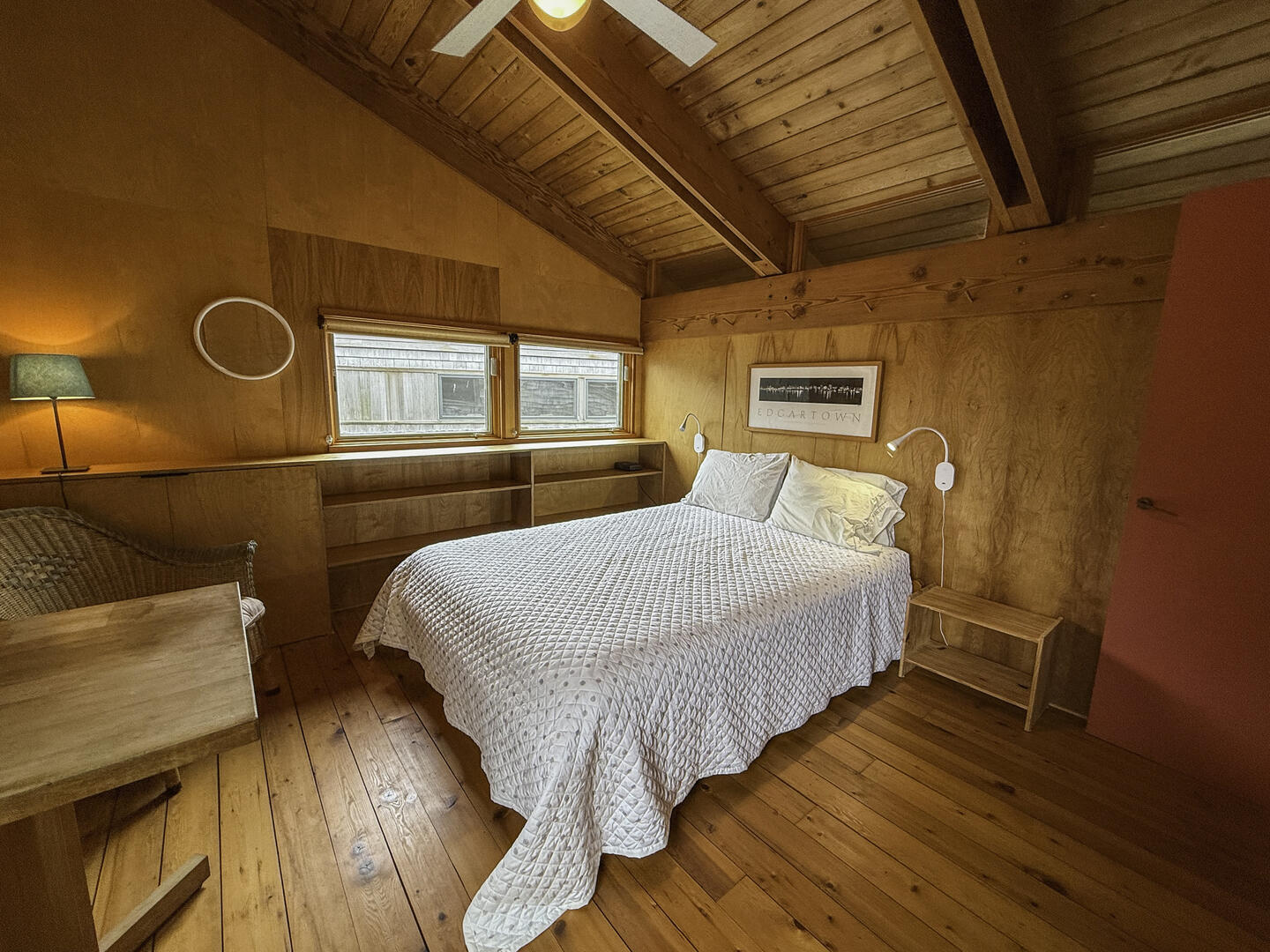 BR2 Queen, Second Floor