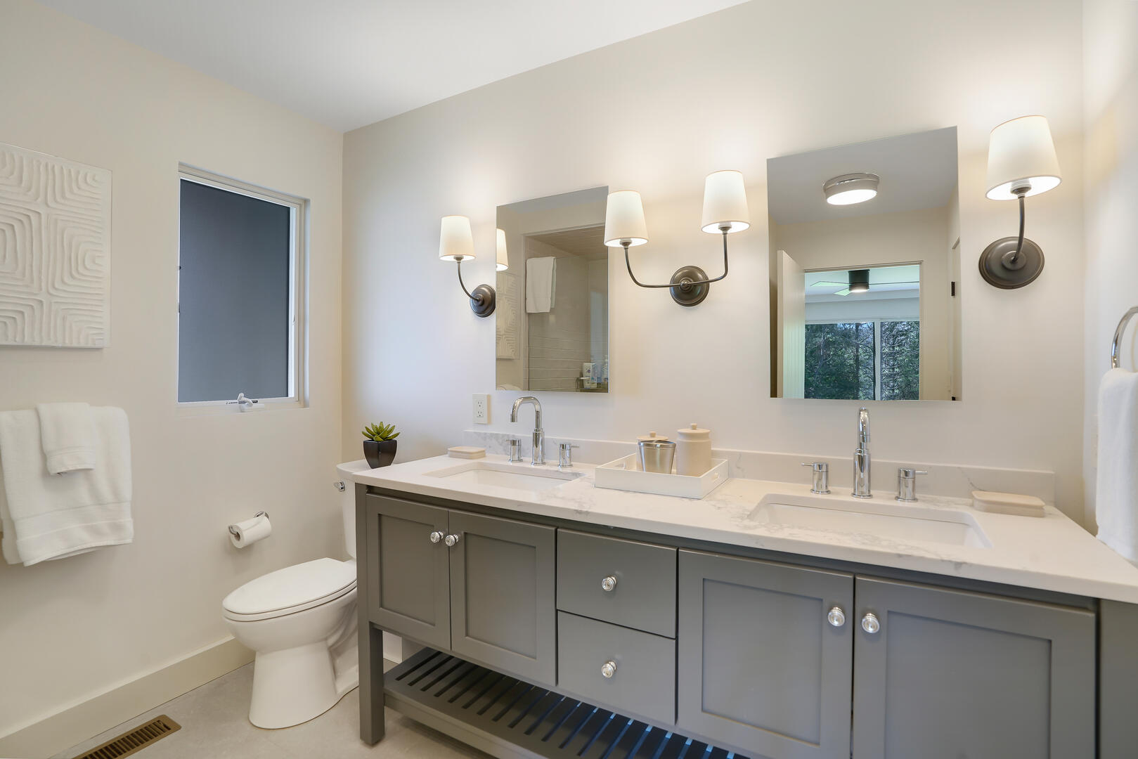 BR2 King En Suite with Shower Stall, First Floor