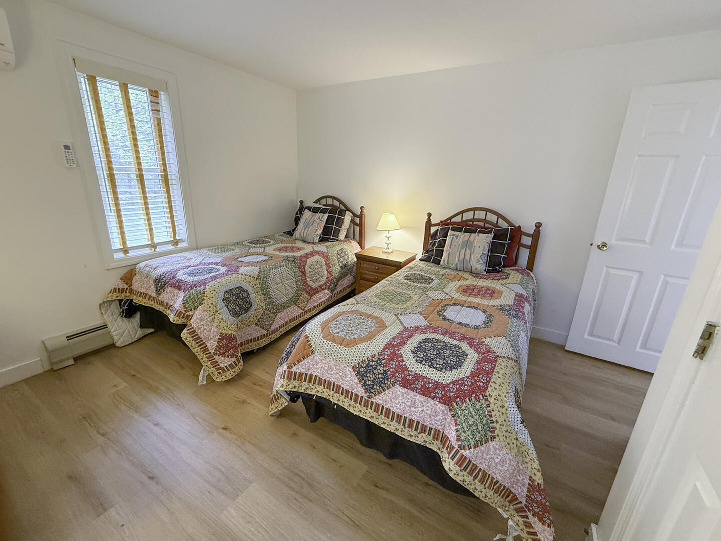 BR3 (2) Twin Beds, First Floor