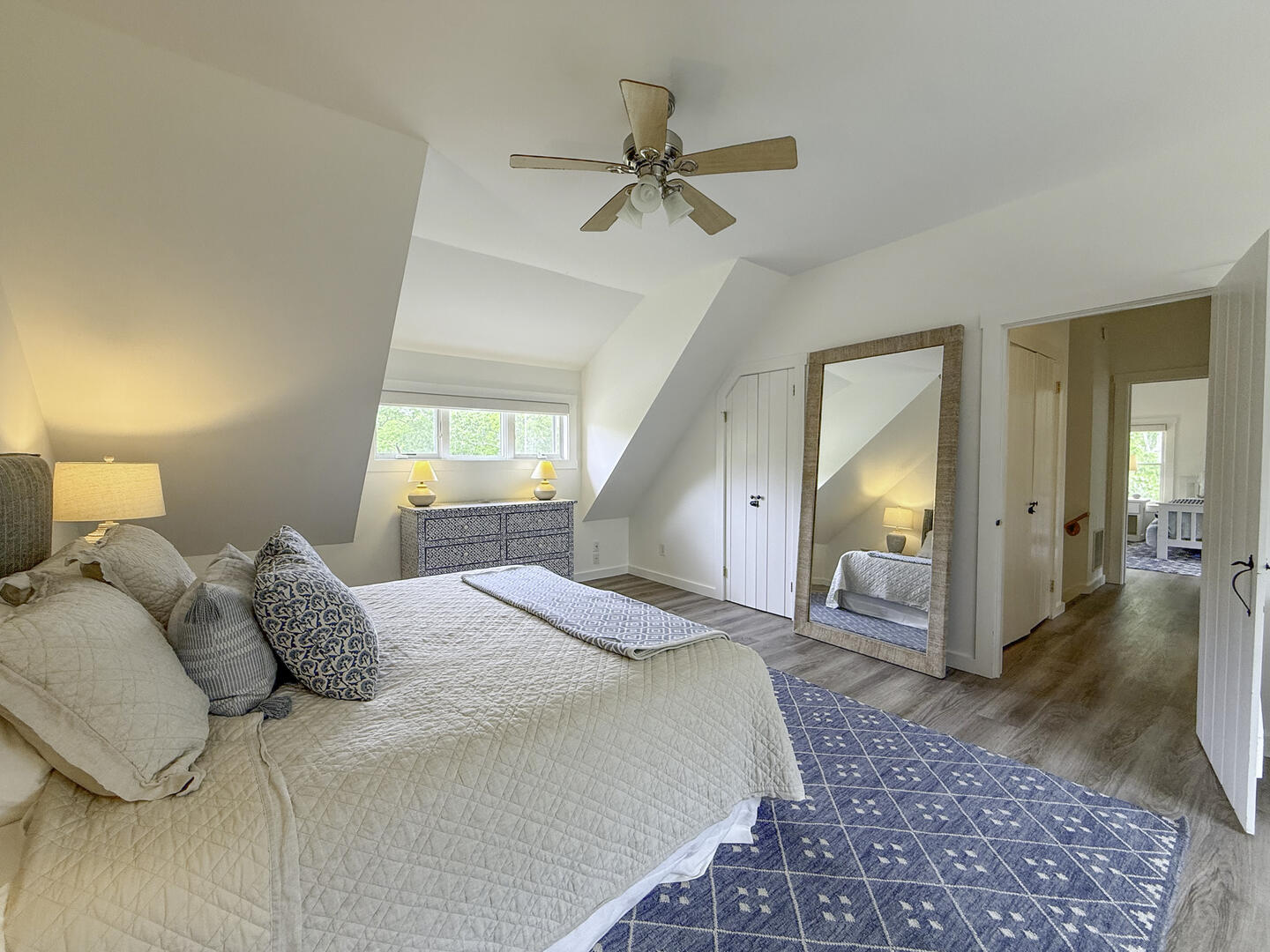 BR1 King, Second Floor