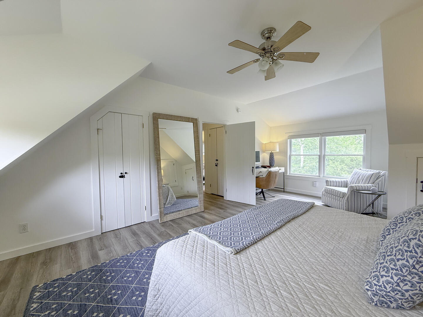 BR1 King, Second Floor