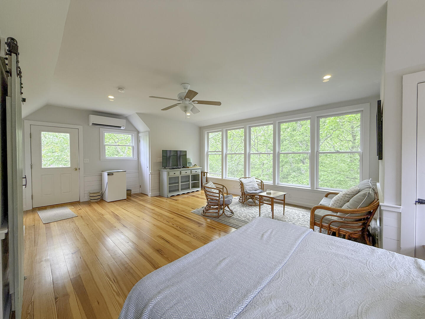 BR3 Queen En Suite, Garage Apartment