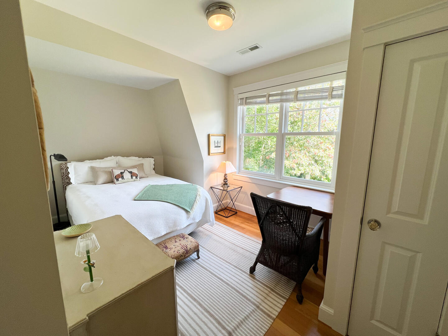 BR2 Queen En Suite, Second Floor
