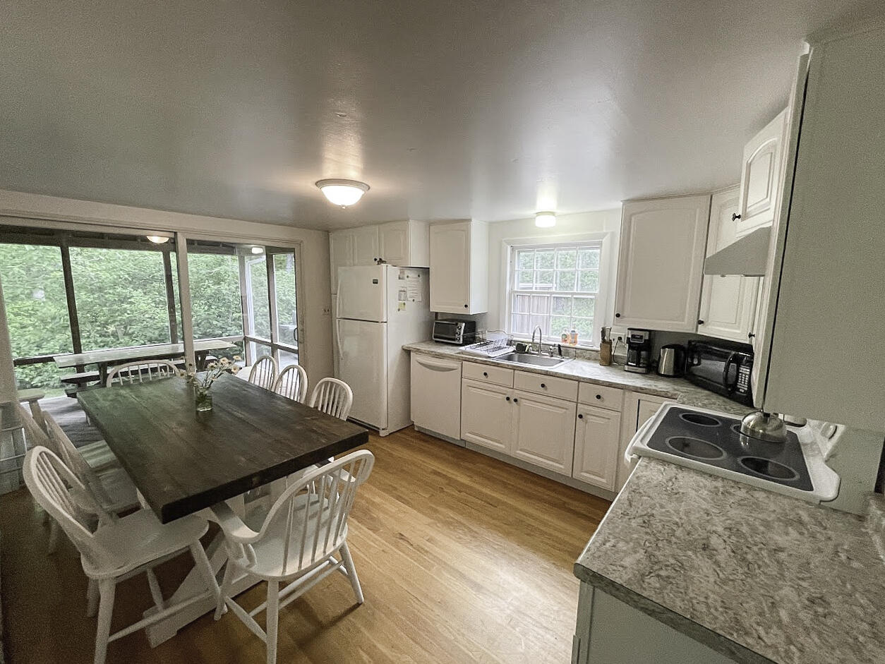 Fully equipped kitchen for weeklong island stays