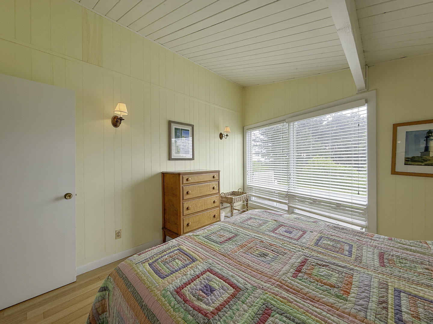 BR1 Queen, First Floor