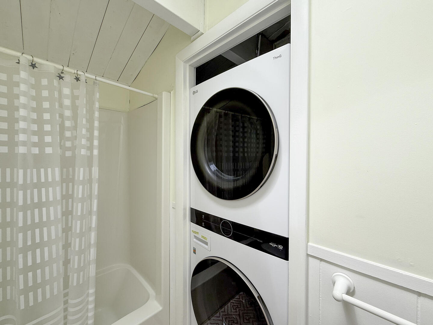 Hall Bath with Shower Tub Combo 