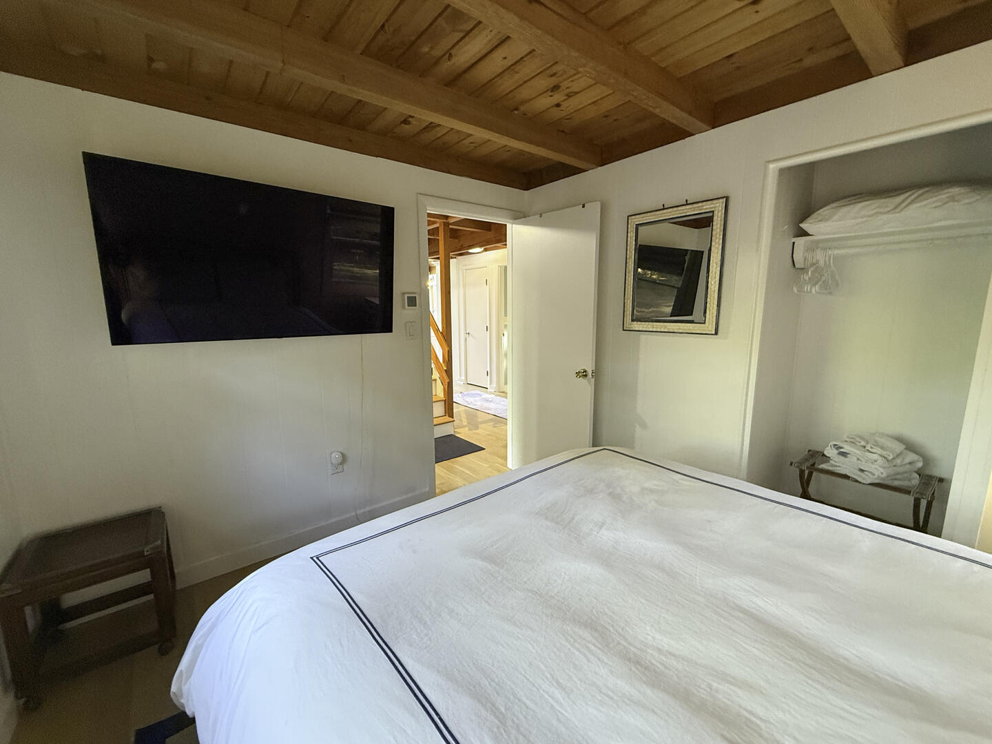 BR1 Queen, First Floor