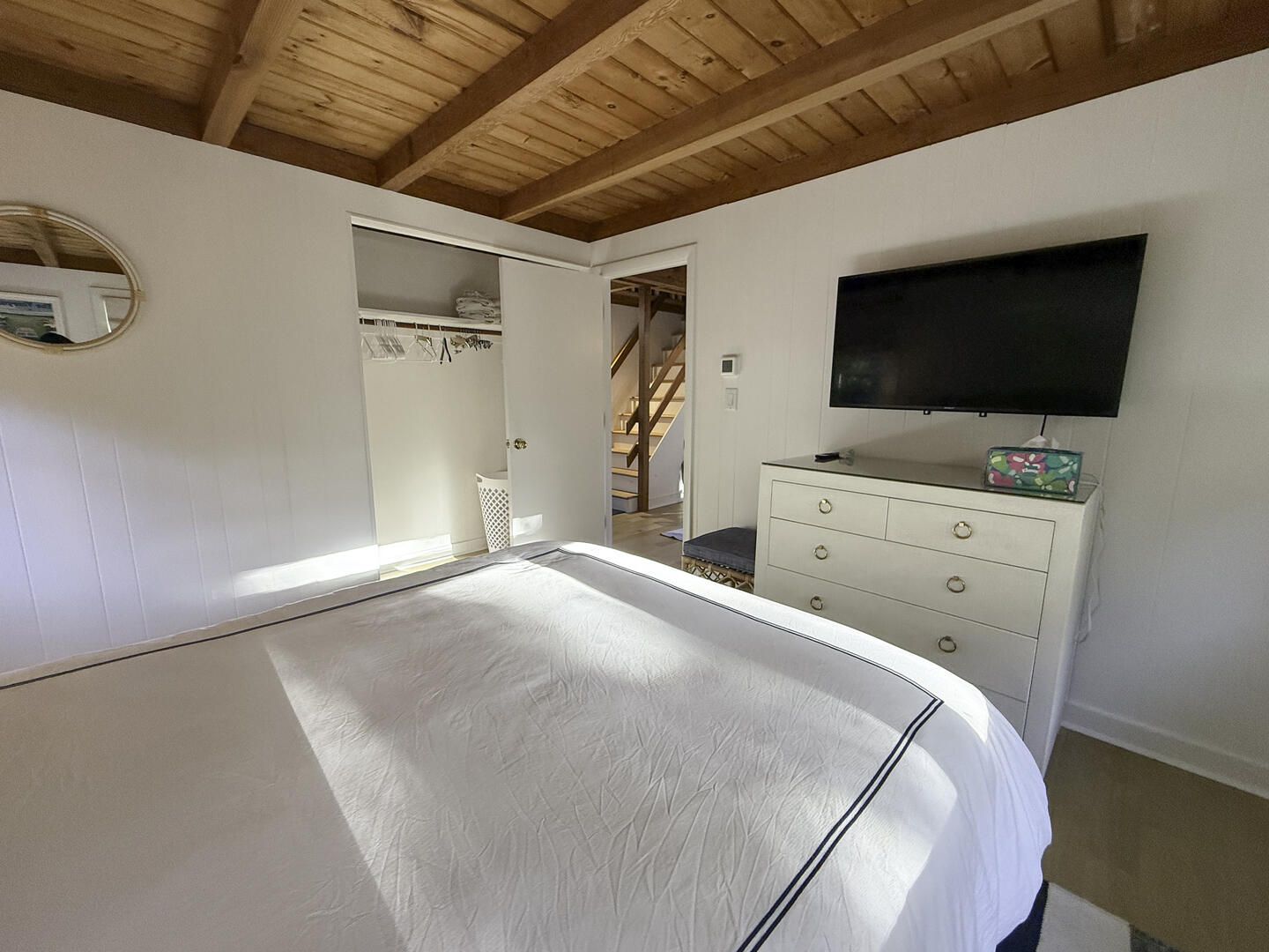 BR2 Queen, First Floor