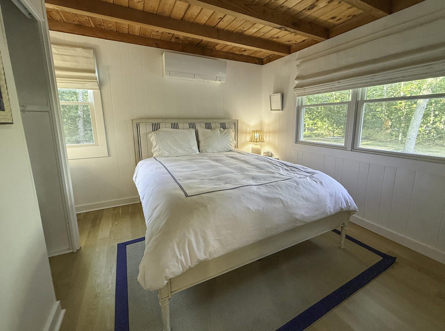 BR1 Queen, First Floor