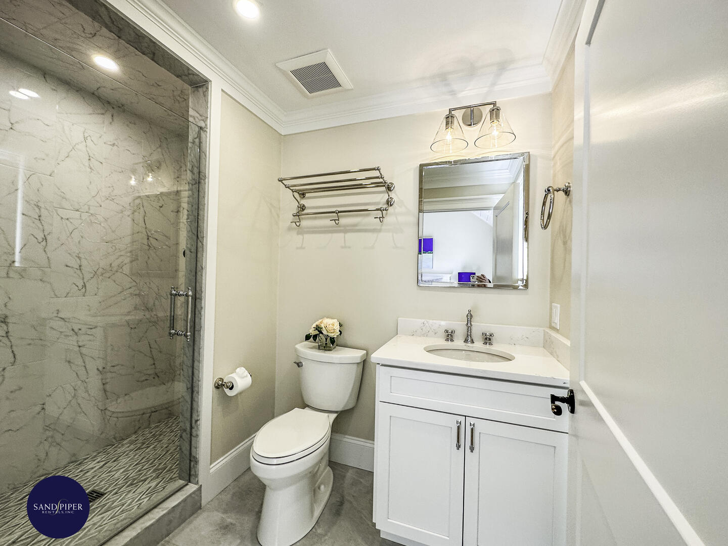 BD2, Ensuite Bath with Shower