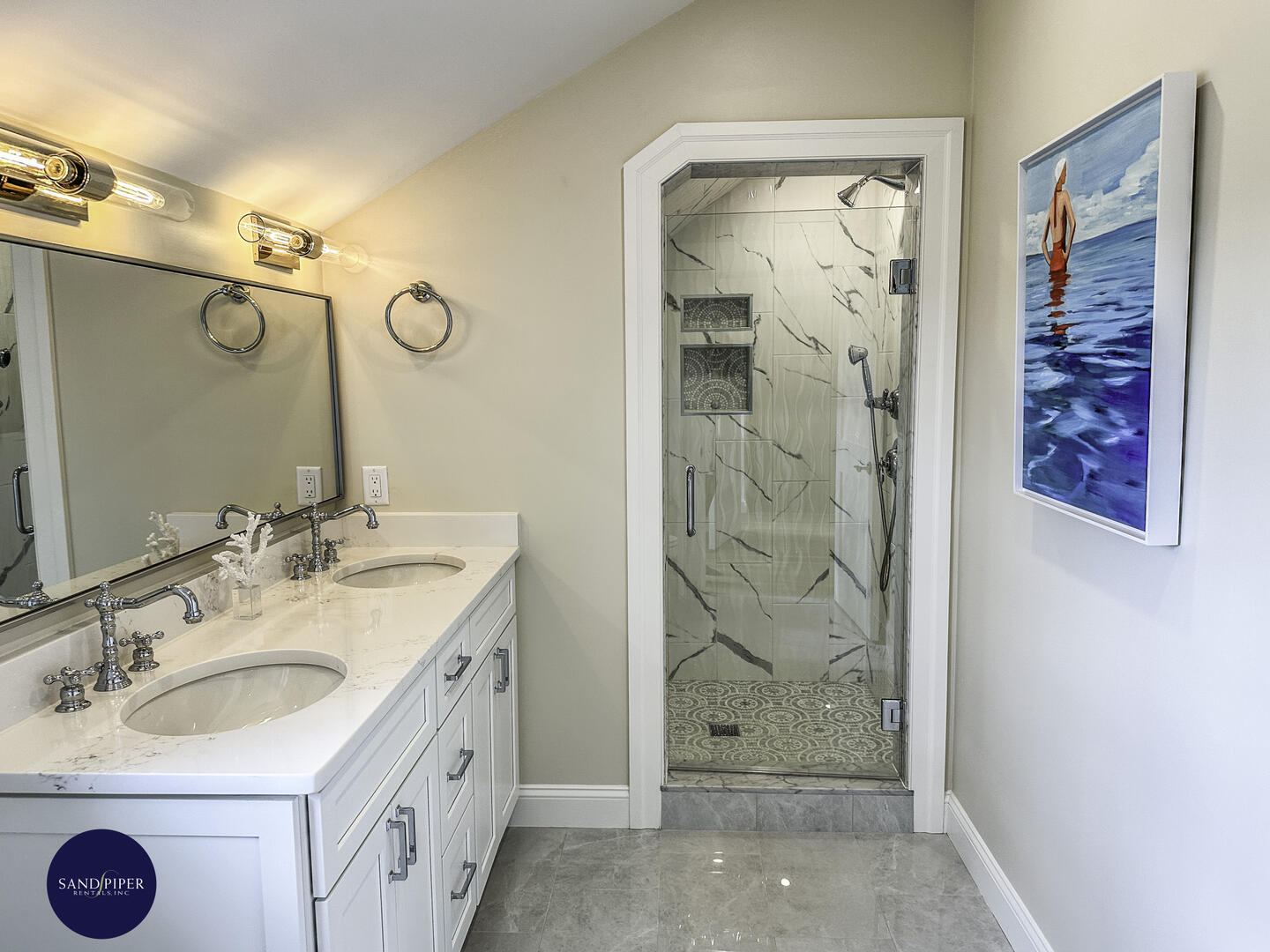 BD4, Ensuite Bath with Shower