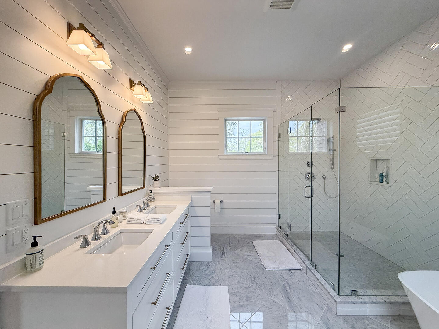 BR1 King En Suite with a Shower Stall & Soaking Tub, First Floor