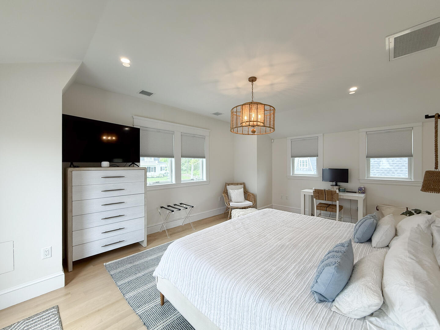 BR5 King En Suite, Above the Garage
