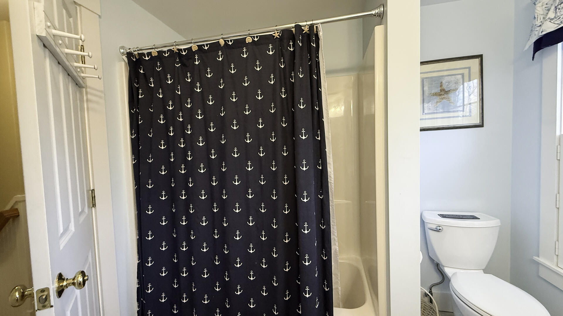 Hall Bath with Shower Tub Combo, Second Floor